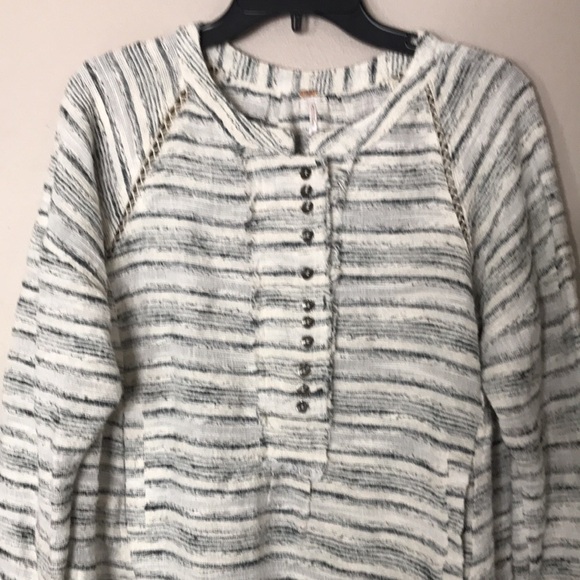 Free People ladies Summer Tweed Hideaway Henley Ivory Striped Top size small - Picture 3 of 13